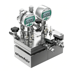 ATOMFAIR® high-pressure split cell with double square steel bases, twin top digital gauges, and front manual valves.