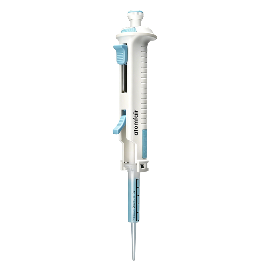 StepMate Manual Repeating Pipette 0.5-50 mL ATOMFAIR® 1 ATOMFAIR® StepMate repeating pipette fitted with a syringe tip for repetitive laboratory dispensing workflows.